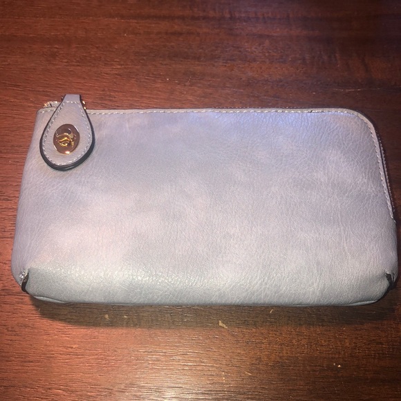 Crossbody/wristlet - Picture 1 of 5